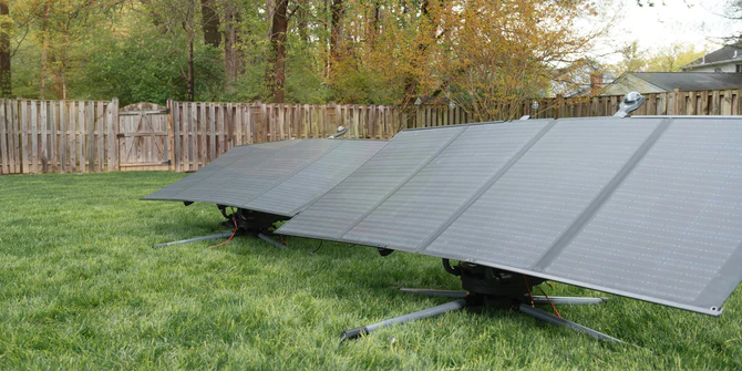 Estuche que funciona como soporte para panel solar 400 W